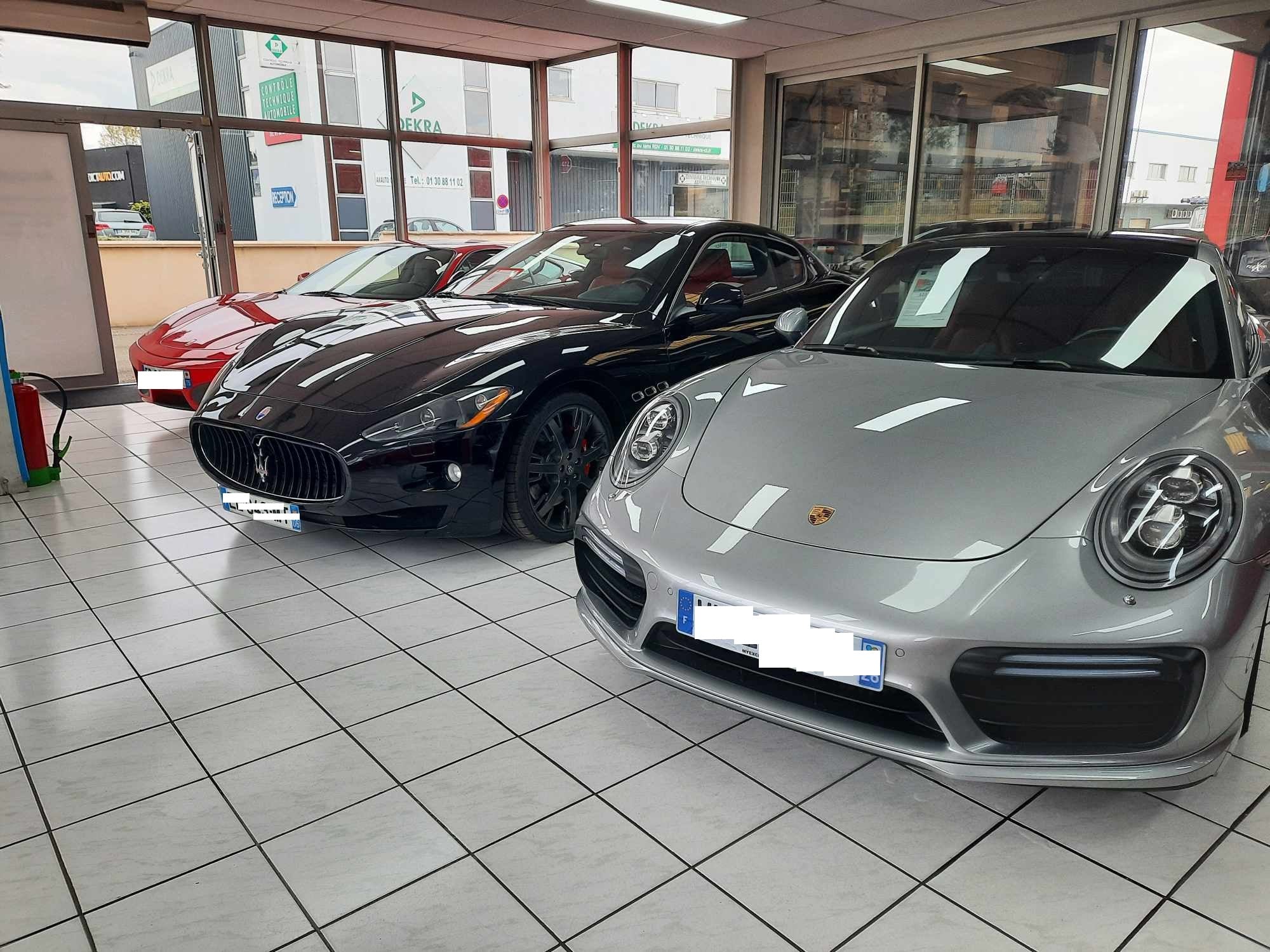 Shooting photo &ndash; Ferrari en Showroom