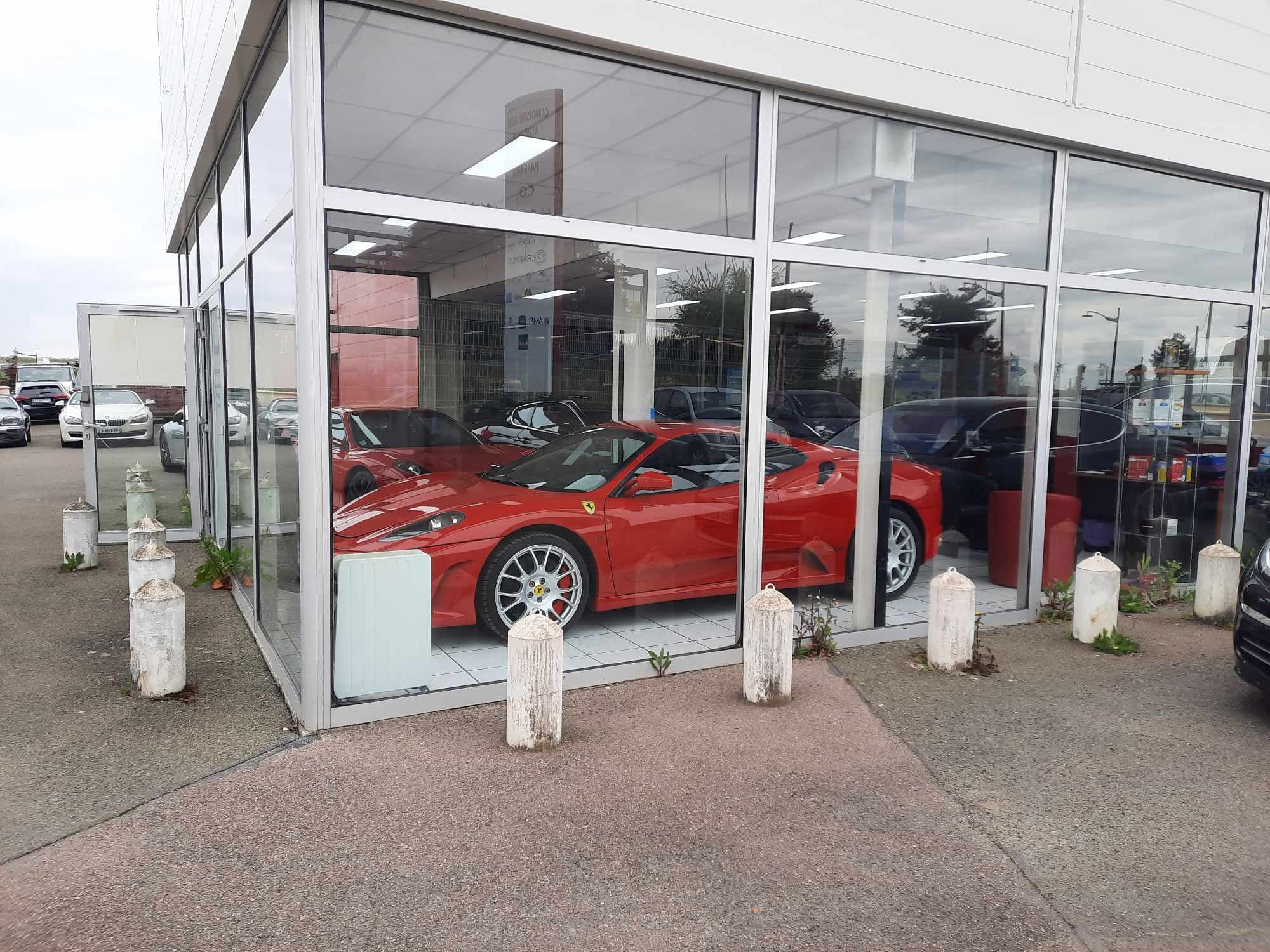 Shooting photo – Ferrari en Showroom