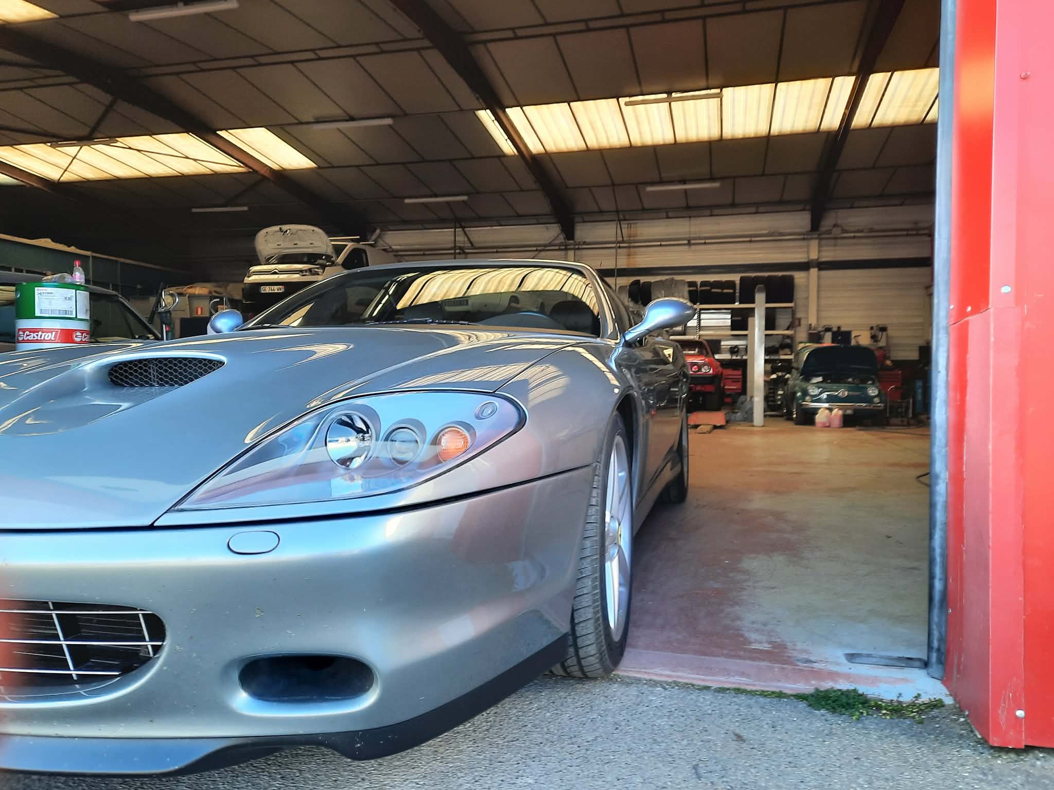 entretien d&rsquo;une grande Ferrari V12