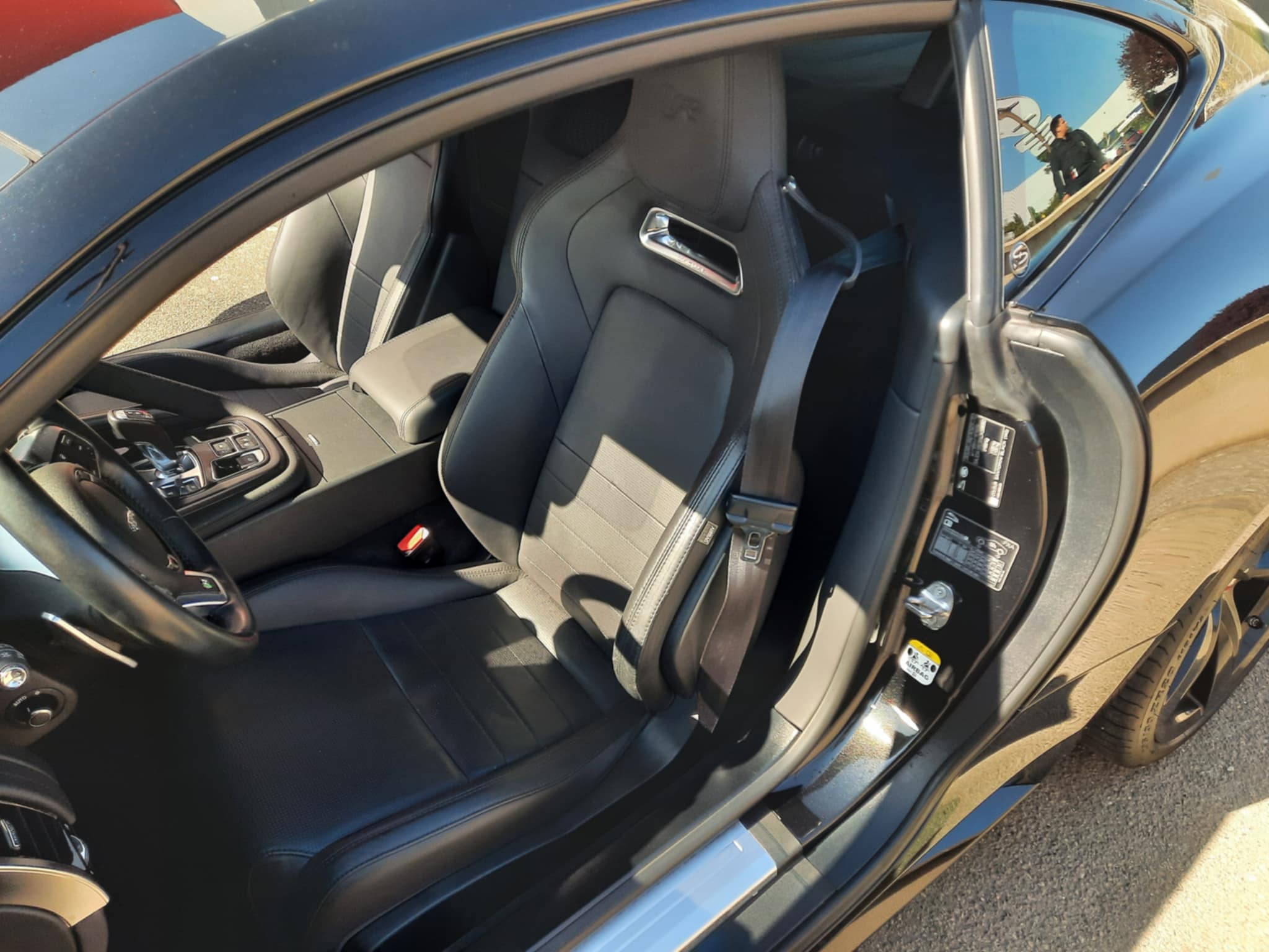 Jaguar F-Type V8 : l&rsquo;instinct &agrave; l&rsquo;&eacute;tat pur