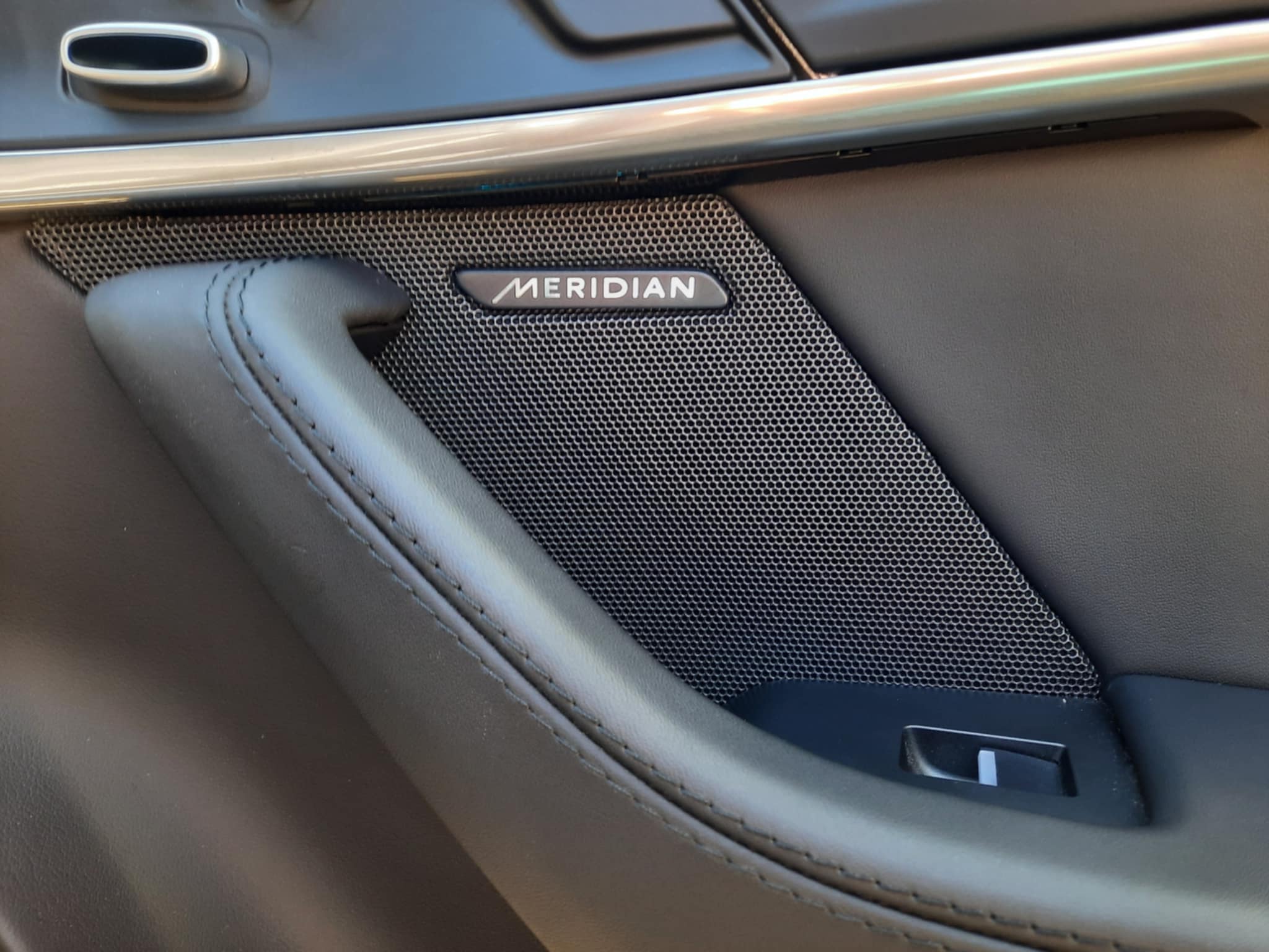 Jaguar F-Type V8 : l&rsquo;instinct &agrave; l&rsquo;&eacute;tat pur